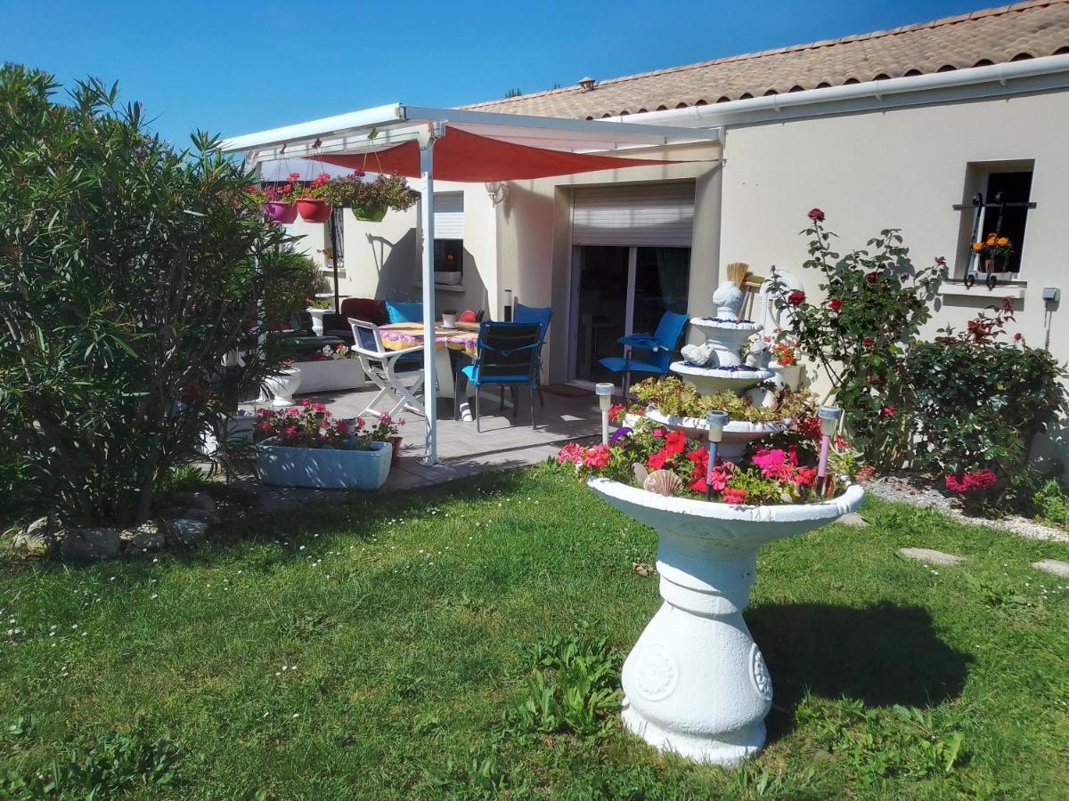 Ferienwohnung Chambre Lit Double Dans Pavillon , Chez Lilyanne Tonnay-Charente Exterior foto